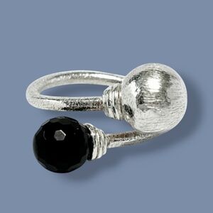Silver black ONYX wrap Ring 7.5